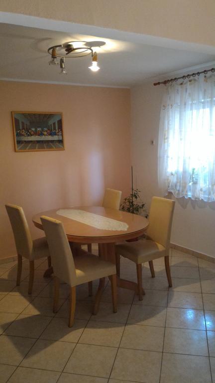 Apartment Mile ชิเบนิก ภายนอก รูปภาพ